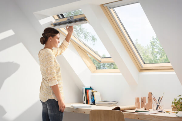 Мансардное окно VELUX WoodLine Дизайн GLL 1061 ручка сверху
